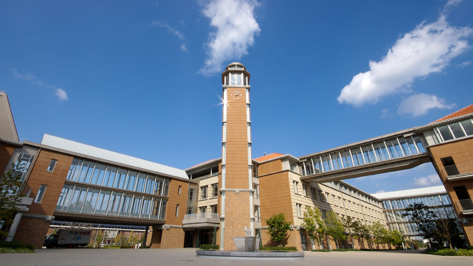 兵庫医療大学 シンボルタワー